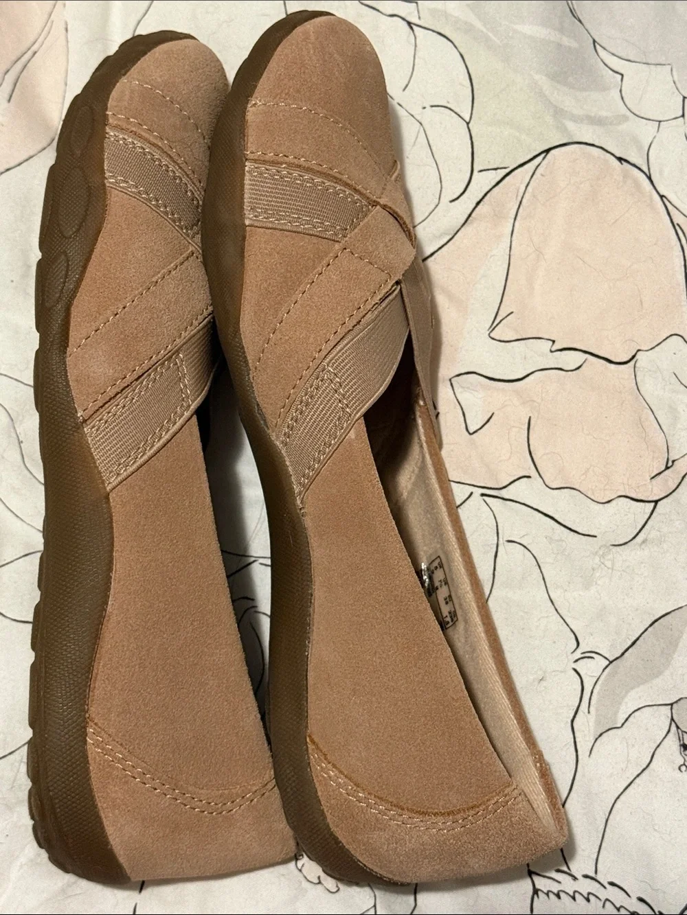 Collection By Clark’s Women’s Brown Suede Cross-Strap Flats